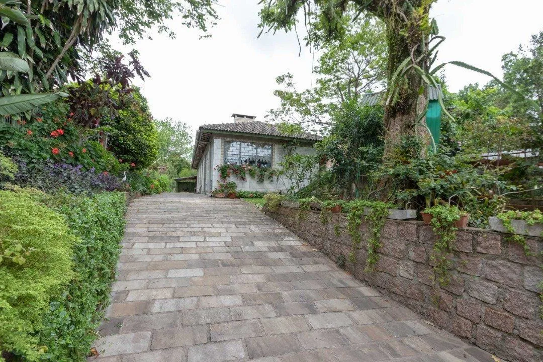 Imagem Casa para Venda - 200.81m², 4 dormitórios, sendo 1 suites, 5 vagas - Tristeza