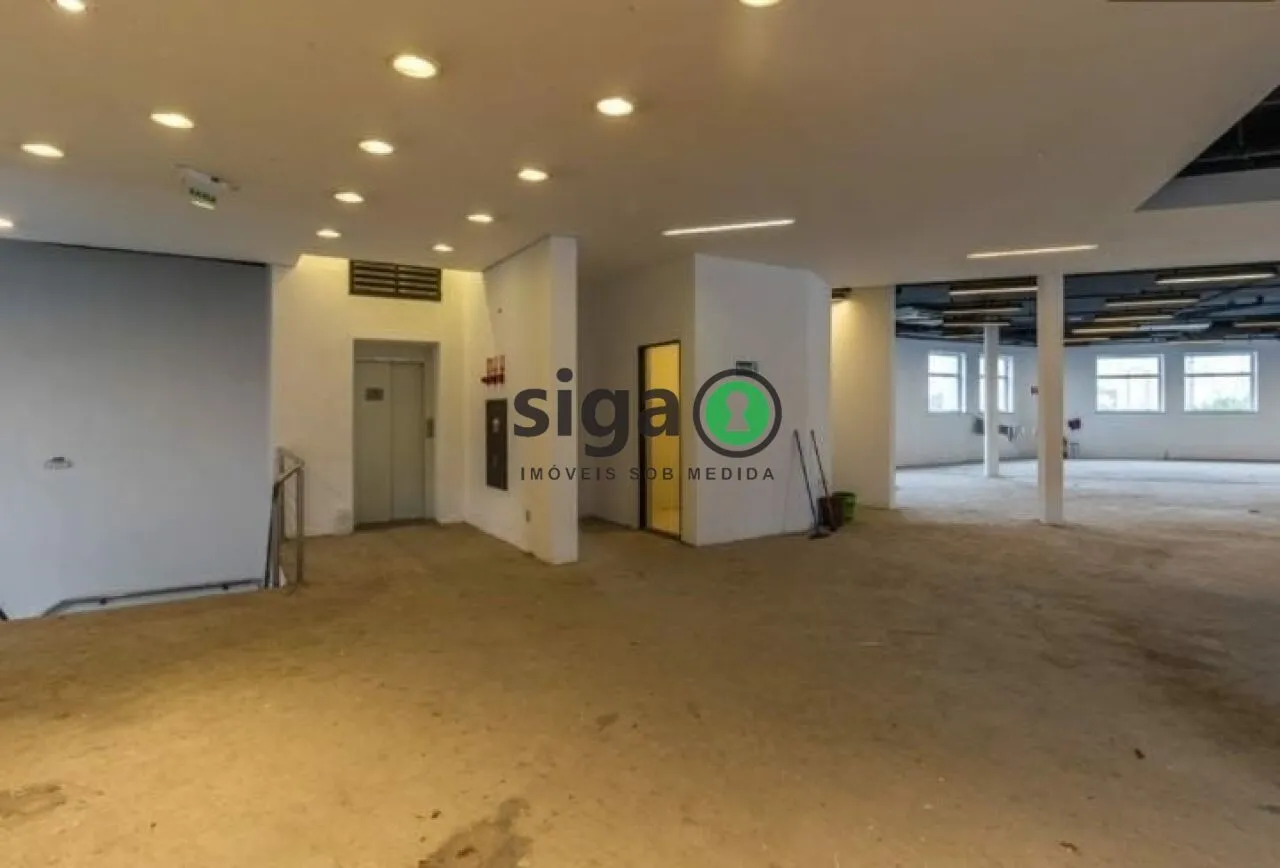 Imagem Sala/Salão Comercial no Piso Superior Área total: 724,32 m²