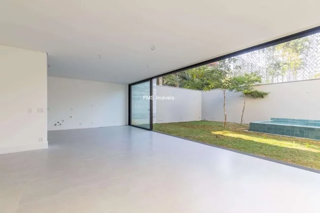 Imagem Casa em condomínio com 3 suítes.