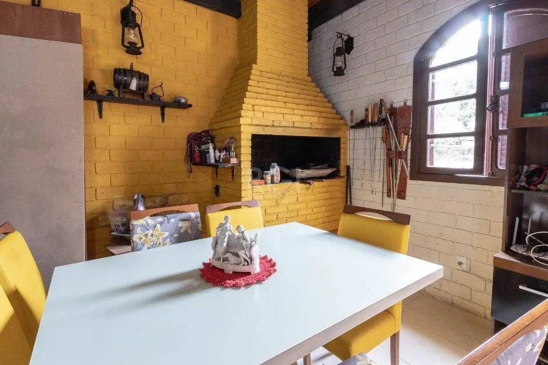 Imagem Casa para Venda - 380m², 3 dormitórios, sendo 1 suites, 3 vagas - Tristeza