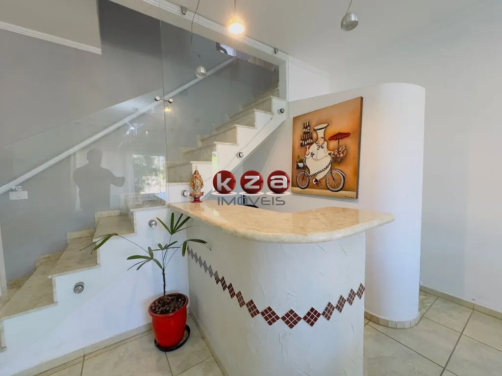 Imagem Casa venda em Valinhos-SP, Condomínio Residencial Itamambuca - 4 quartos, 1 suíte, 2 salas, 3 banheiros, 200,00 m² e Spa. Confira!