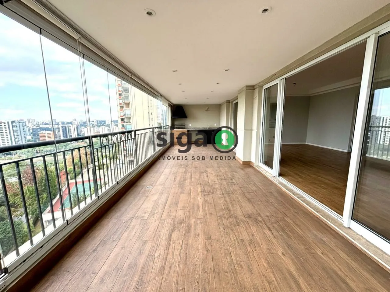 Imagem Apartamento á Venda no Panamby com 4 suítes e 4 vagas