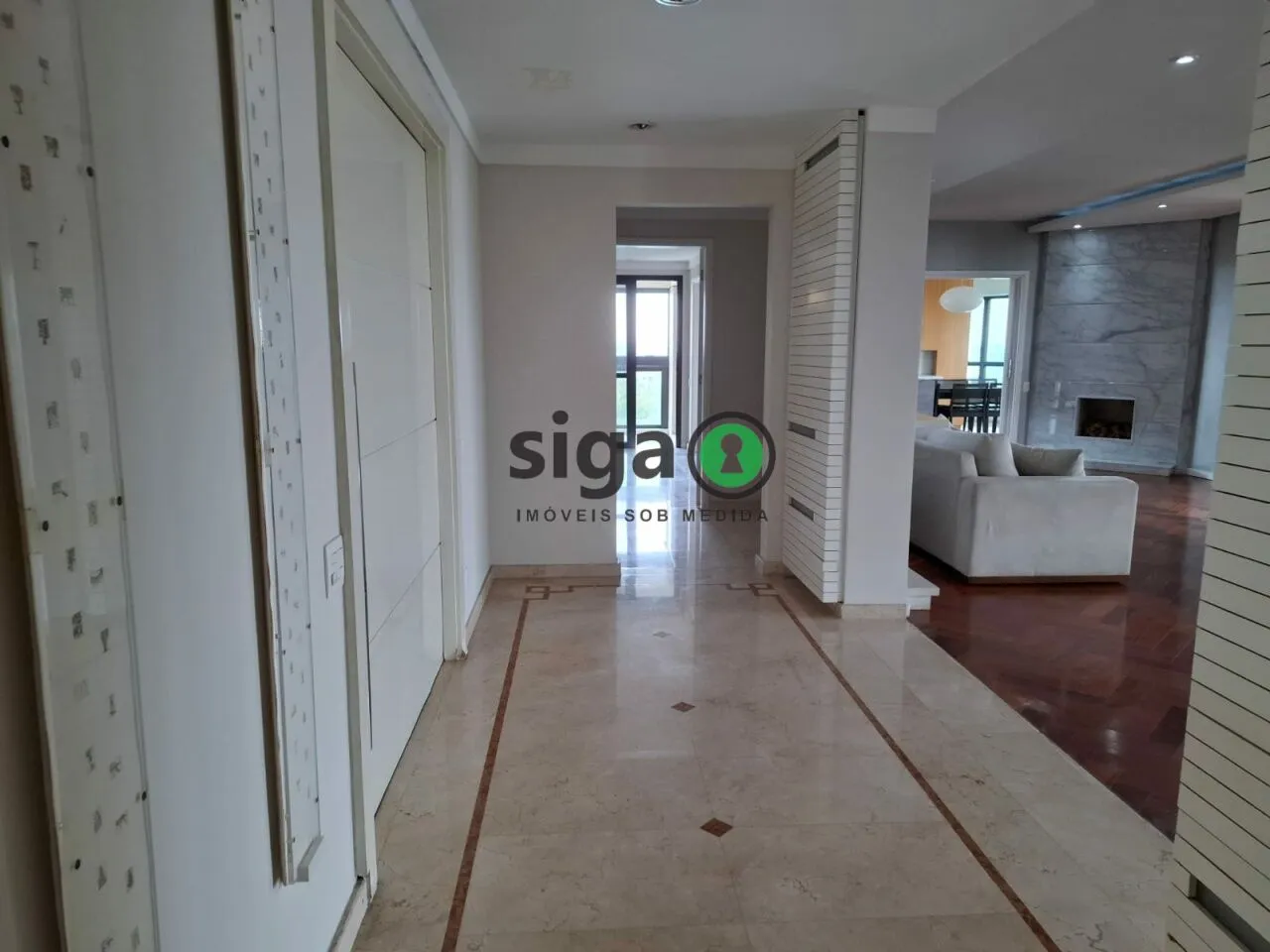 Imagem Apartamento disponível para locação - 400m²- 4 suítes - 5 vagas - Depósito privativo