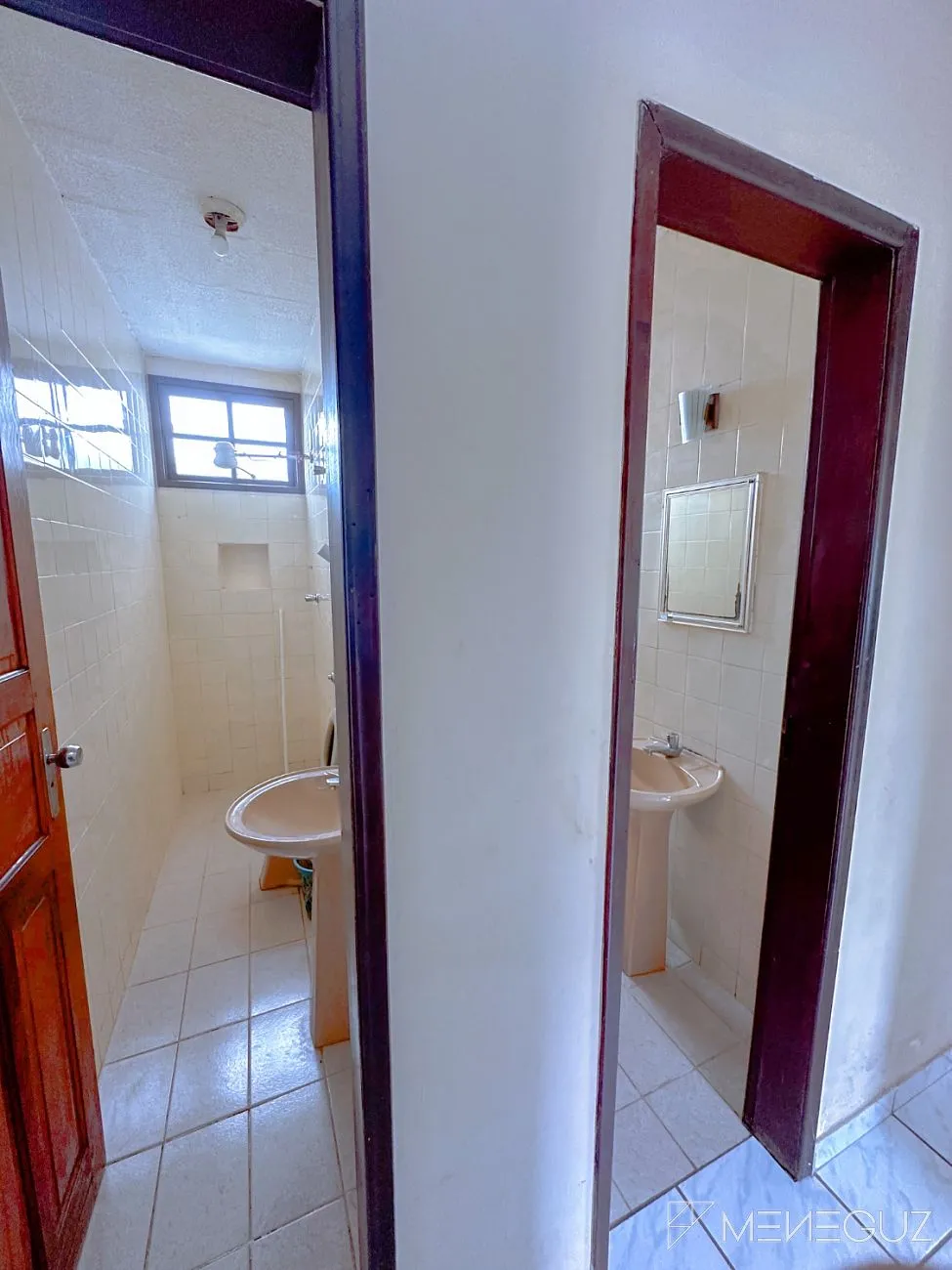 Imagem Casa na Av. Copacabana - Praia do Morro | 4 quartos (suíte) + casa 2 quartos nos fundos | 360 m² de terreno | 6 vagas