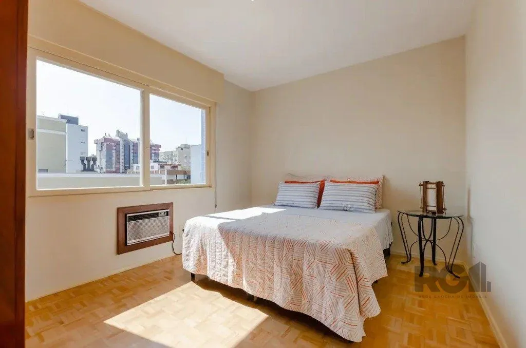 Imagem Apartamento de 2 dormitórios no bairro Menino Deus