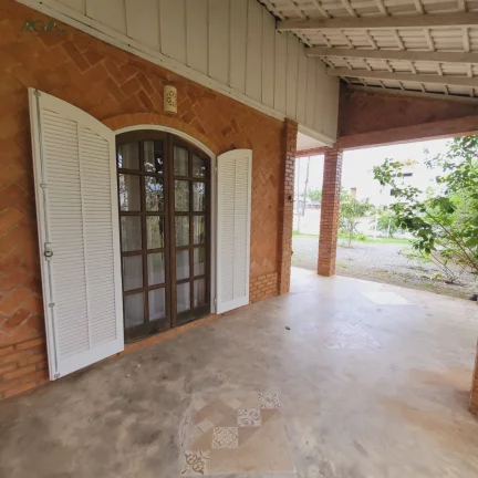 Imagem Casa à Venda em Itapoá - 3 Quartos, 100m da Praia, Oportunidade Imperdível!