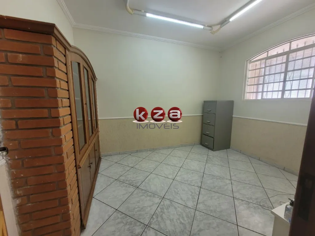 Imagem Casa Comercial à Venda em Valinhos-SP - Vila D'agostinho: 02 Quartos, 3 Salas, 1 Banheiro, 2 Vagas de Garagem, 182,00 m² de Área.