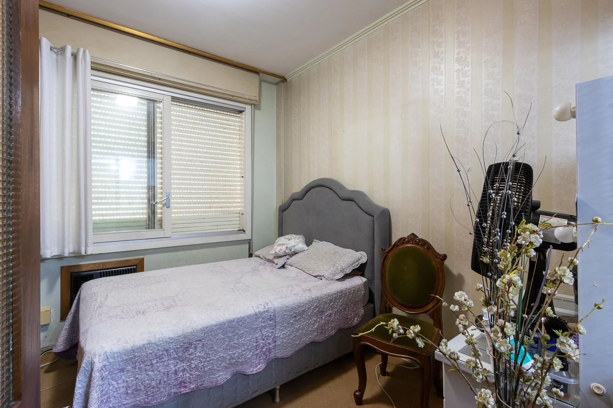 Imagem Apartamento frente à fundos, 3 dormitórios, 1 vaga escriturada - Centro Histórico