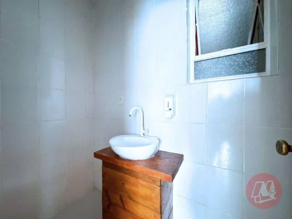 Imagem Sala comercial na rua Felipe Camarão no bairro Rio Branco.