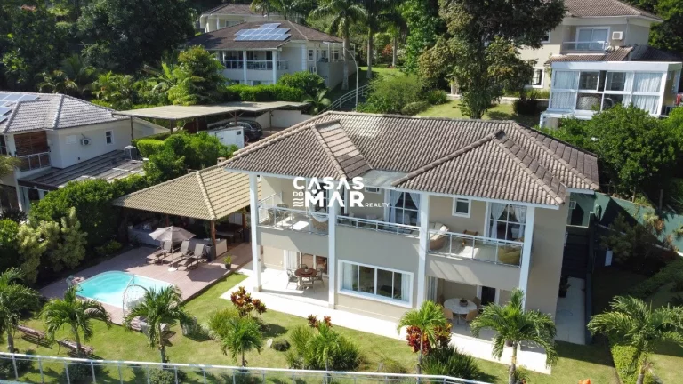 Imagem Casa de Luxo em Condomínio no Recreio dos Bandeirantes - 5 quartos, 5 suítes, 4 salas, 6 banheiros, 5 vagas de garagem - Rio de Janeiro-RJ.