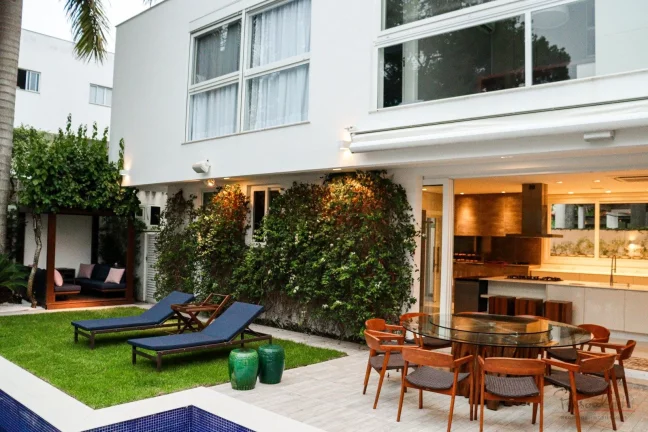 Imagem Casa impecável em todos os sentidos! Integração é a palavra de ordem nesse projeto maravilhoso a...