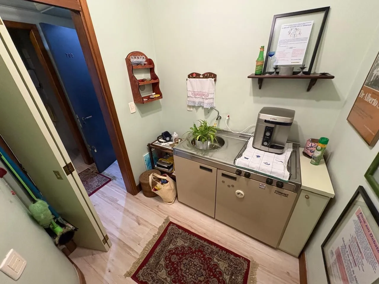 Imagem Sala comercial no bairro Três figueiras