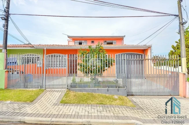Imagem Sobrado em condomínio, 04 quartos c/suíte no Xaxim em Curitiba PR