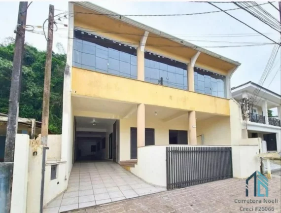 Imagem Sobrado a venda com 430m2 no centro de Guaratuba PR