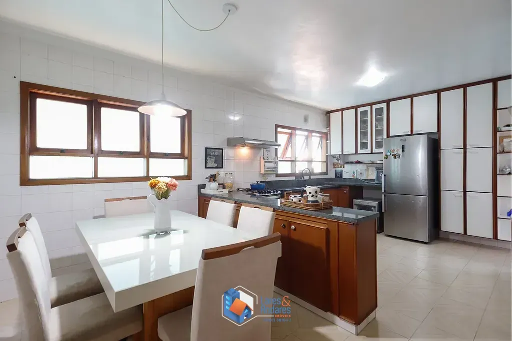 Imagem Casa à venda 3 Quartos 2 Suites 6 Vagas 304M² Chácara Inglesa São Paulo - SP