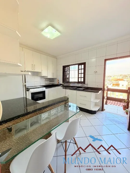 Imagem OPORTUNIDADE ÚNICA! SOBRADO 280M² PRONTO PARA MORAR - 3 SUÍTES + ESCRITÓRIO