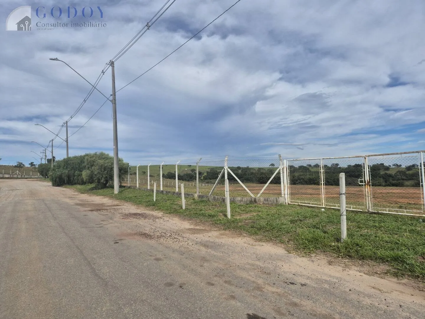 Imagem Terreno Industrial - Entrada de Pindamonhangaba - Próximo à Rod. Pres.Dutra