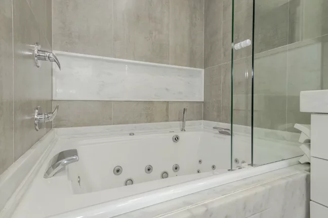 Imagem Apartamento à venda em Porto Alegre, Petrópolis, com 1 quarto, 80m²