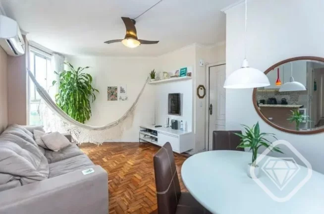 Um apartamento com o melhor do sol da manhã e muito conforto!

São 3 dormitórios, living para 2 a...
