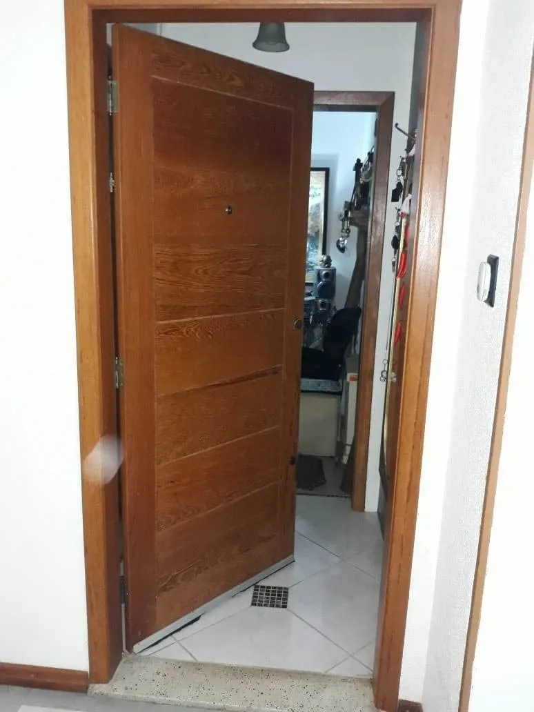Imagem 3 dormitórios com garagem no Menino Deus.