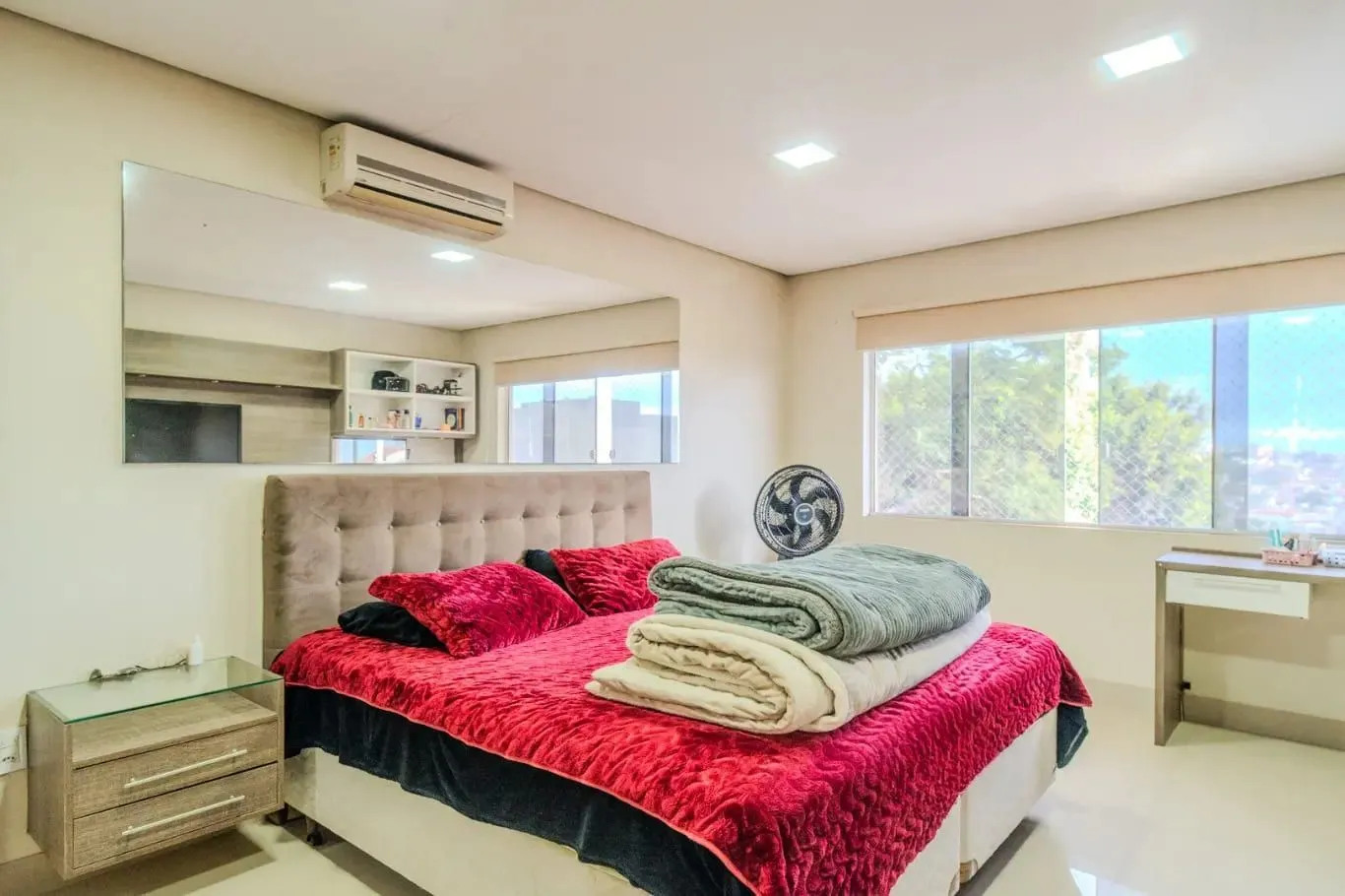 Imagem Casa de 3 dormitórios à venda em Santa Tereza, Porto Alegre.