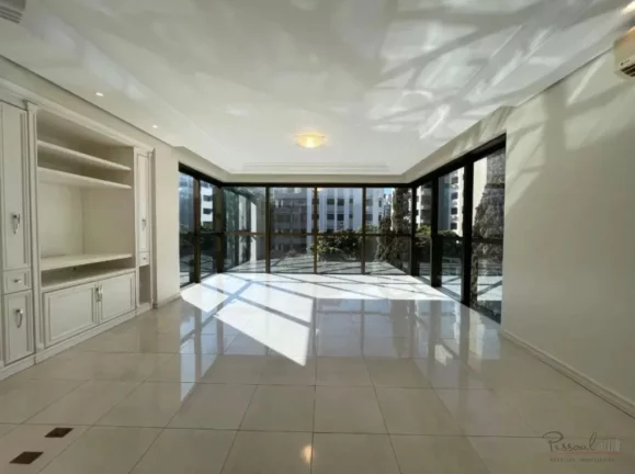 Imagem Apartamento 4 dormitórios sendo 3 Suites 3 vagas no Centro - Florianopolis Oportunidade Única no C...