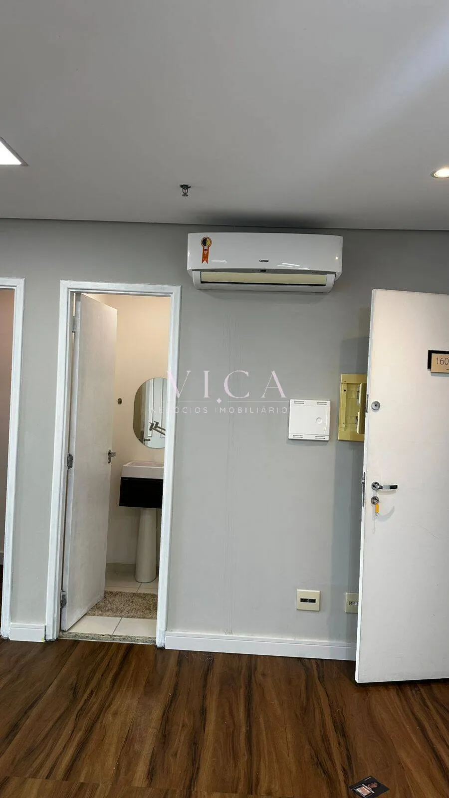 Imagem Sala Com 55m² para aluguel por R$ 4.000,00 - Alphaville/SP