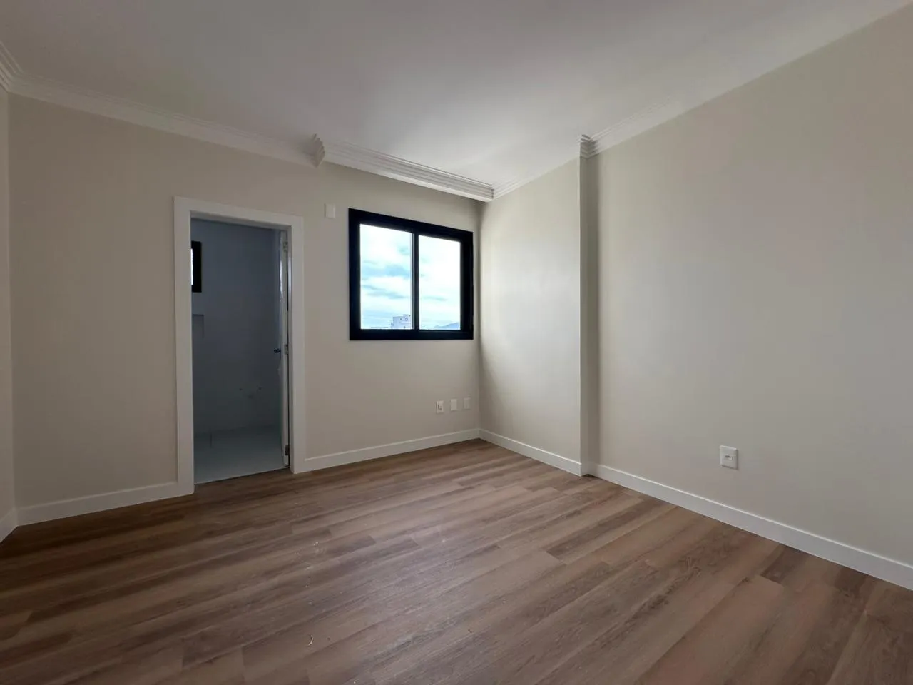 Imagem Apartamento com vista para o mar à venda com 168m2 por R$ 3.300.000,00
