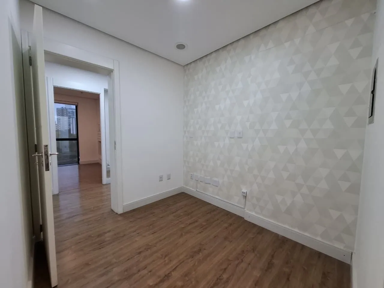 Imagem Sala comercial à venda em Porto Alegre, Auxiliadora, 35.56m2