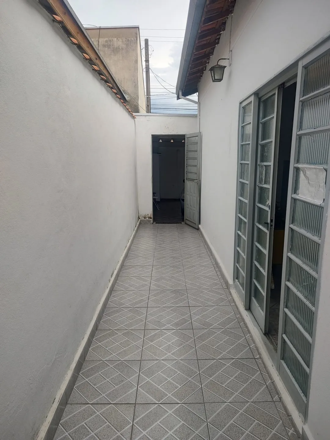 Foto do imóvel Casa à venda 2 Quartos, 1 Vaga, 150M², Jardim Gurilândia, Taubaté - SP