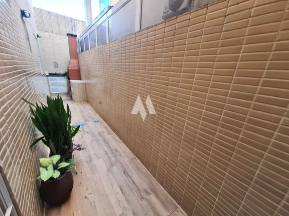 Imagem Casa Triplex no Marapé! Com 115m² e 3 quartos, sendo 1 suítes master com closet e 2 vagas!