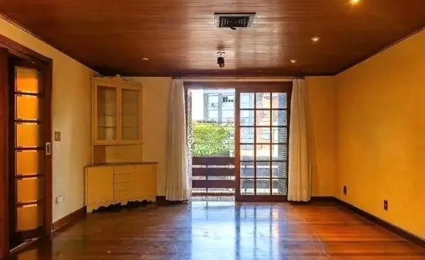 Imagem Casa sobrado no bairro Bela Vista de 3 dormitórios e 3 vagas DESOCUPADA