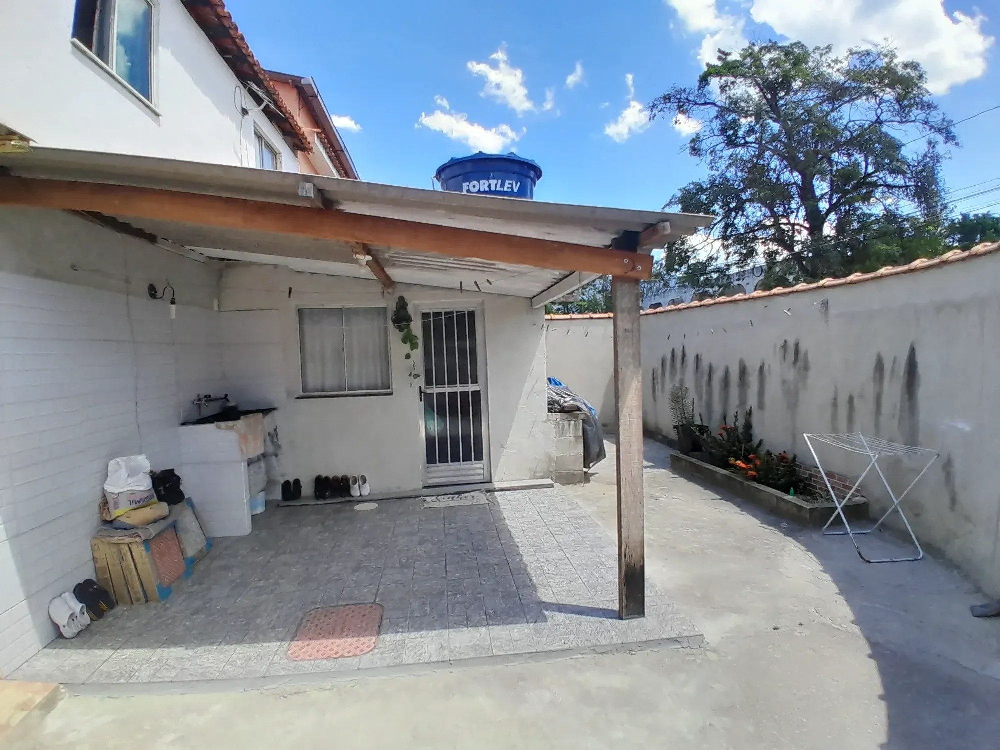 Imagem Casa com 2 Quartos à Venda, 84 m² em Bangu - Rio de Janeiro