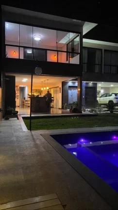 Imagem CASA COM 4 QUARTOS E 4 SUÍTES A VENDA NA PRAIA