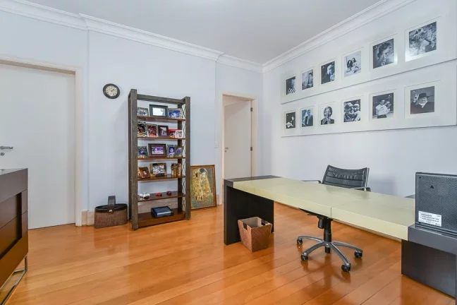 Imagem Apartamento à venda em São Paulo, Vila Suzana, com 3 quartos, 247m2