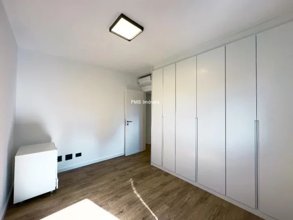 Imagem Vende-se Cobertura na Vila Andrade, com 3 Quartos sendo 1 Suíte, 4 Banheiros, 3 Vagas.