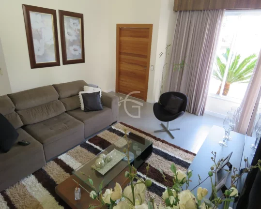 Imagem Se é uma casa especial que você procura ! Ela está aqui ! CONDOMÍNIO FECHADO