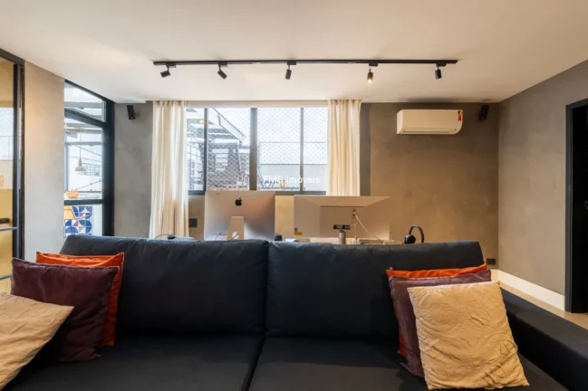 Imagem Cobertura a venda em Moema com 3 quartos, 1 suíte, 1 sala, 4 banheiros, 3 vagas de garagem, 245m².