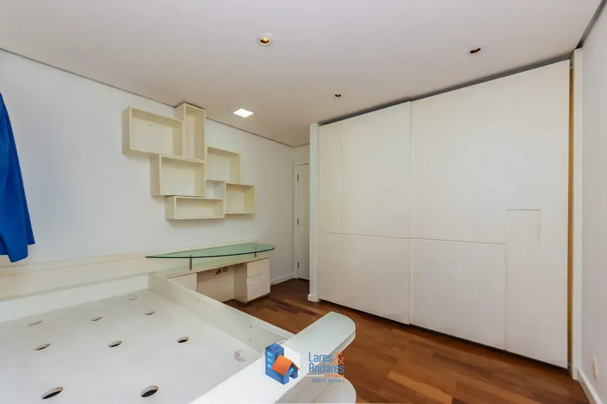 Imagem Duplex para venda em Indianópolis com 3 quartos, sendo 3 suítes, 198m²