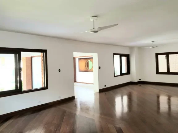 Imagem Casa no Res. ALPHA 1 - 650m²