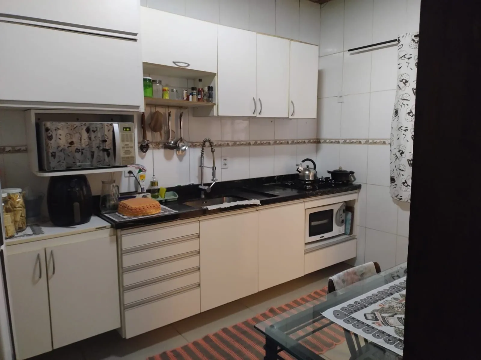 Imagem Casa para Venda - 182m², 2 dormitórios, sendo 1 suites, 3 vagas - Lami