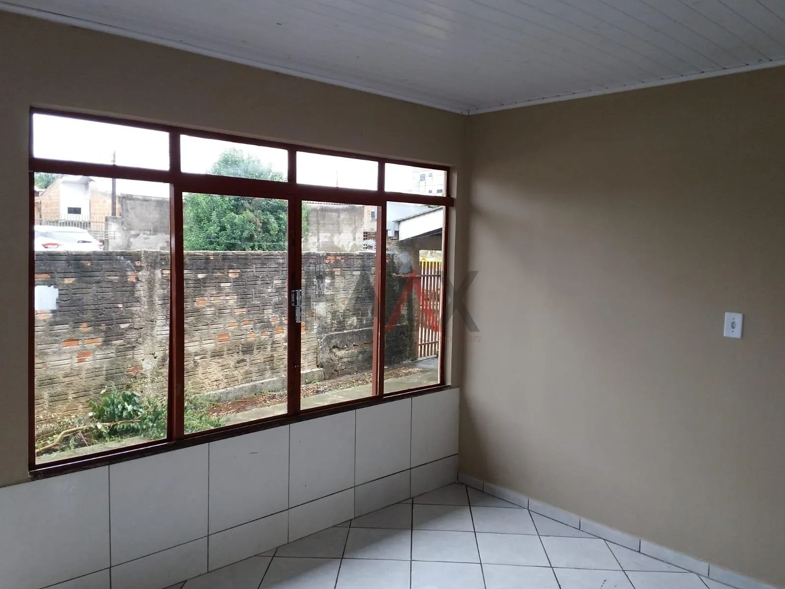 Imagem Terreno à venda com Duas casas - Ideal para Morar e Investir