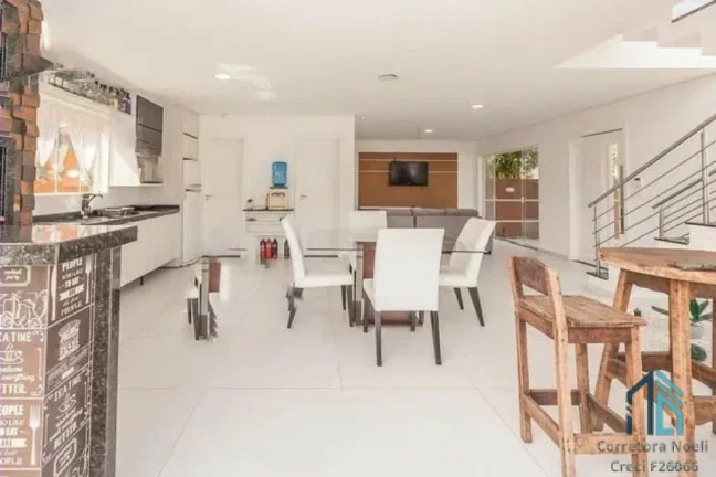 Imagem (Permuta ou financiamento) Sobrado mobiliado, 03 quartos c/suíte, em Caioba/Matinhos PR