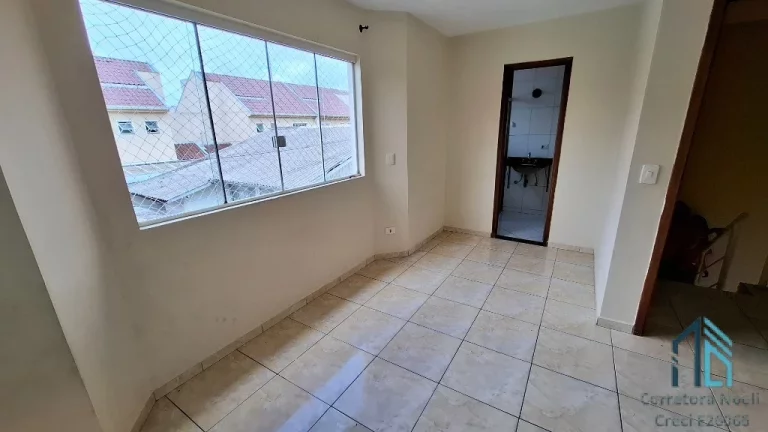 Imagem Sobrado em condomínio fechado 03 quartos c/suíte, desocupado no Uberaba em Curitiba PR