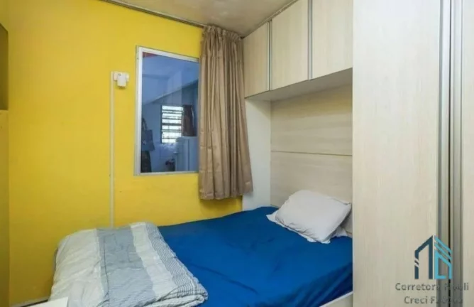 Imagem Sobrado em condomínio, 04 quartos c/suíte no Xaxim em Curitiba PR