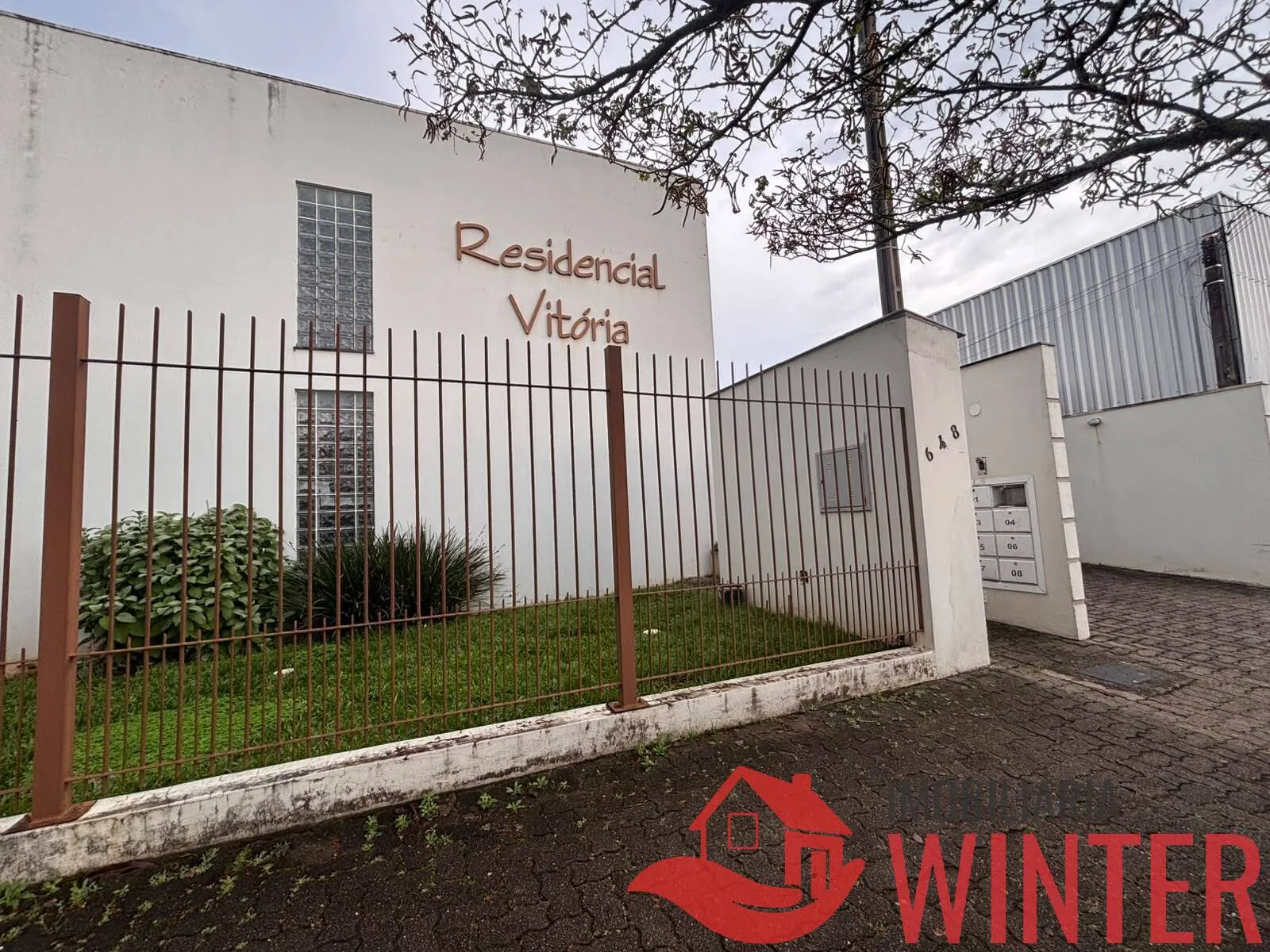 Imagem Sobrado com 2 dormitórios e garagem no Centro de Feliz.