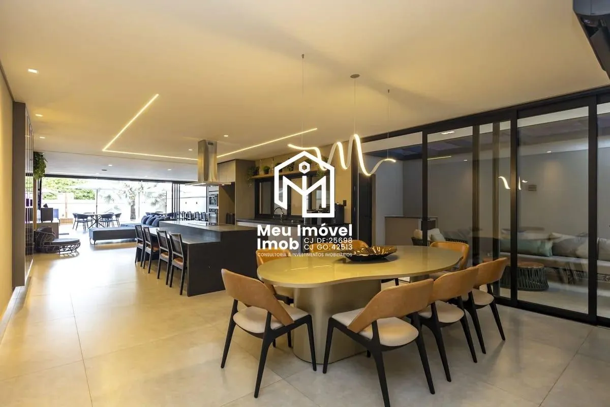 Imagem Casa 4 Quartos 4 Suítes 4 Vagas 900m² Porteira Fechada