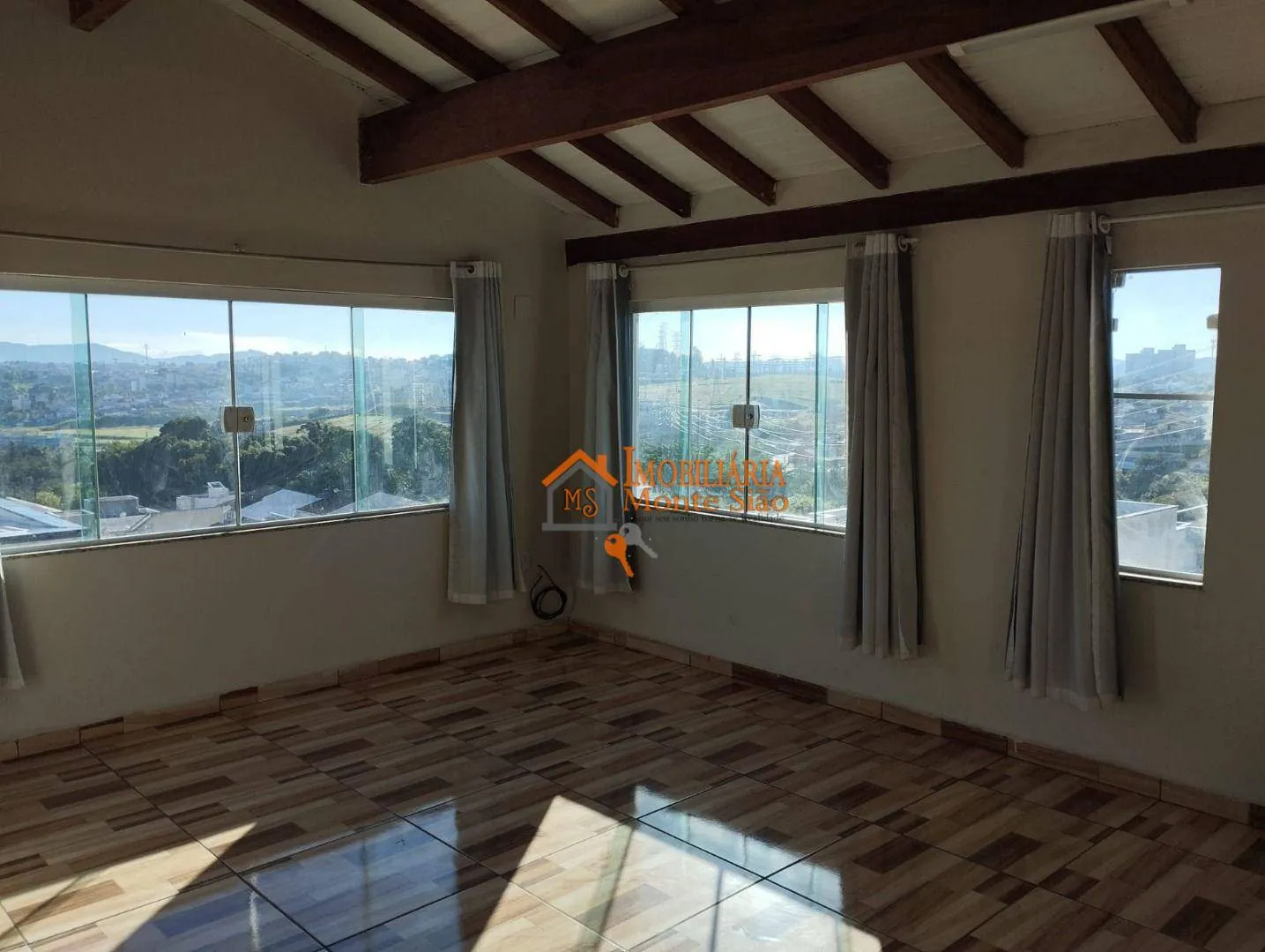 Imagem Sobrado com 3 dormitórios à venda, 220 m² por R$ 680.000,00 - Vila Caputera - Mogi das Cruzes/SP