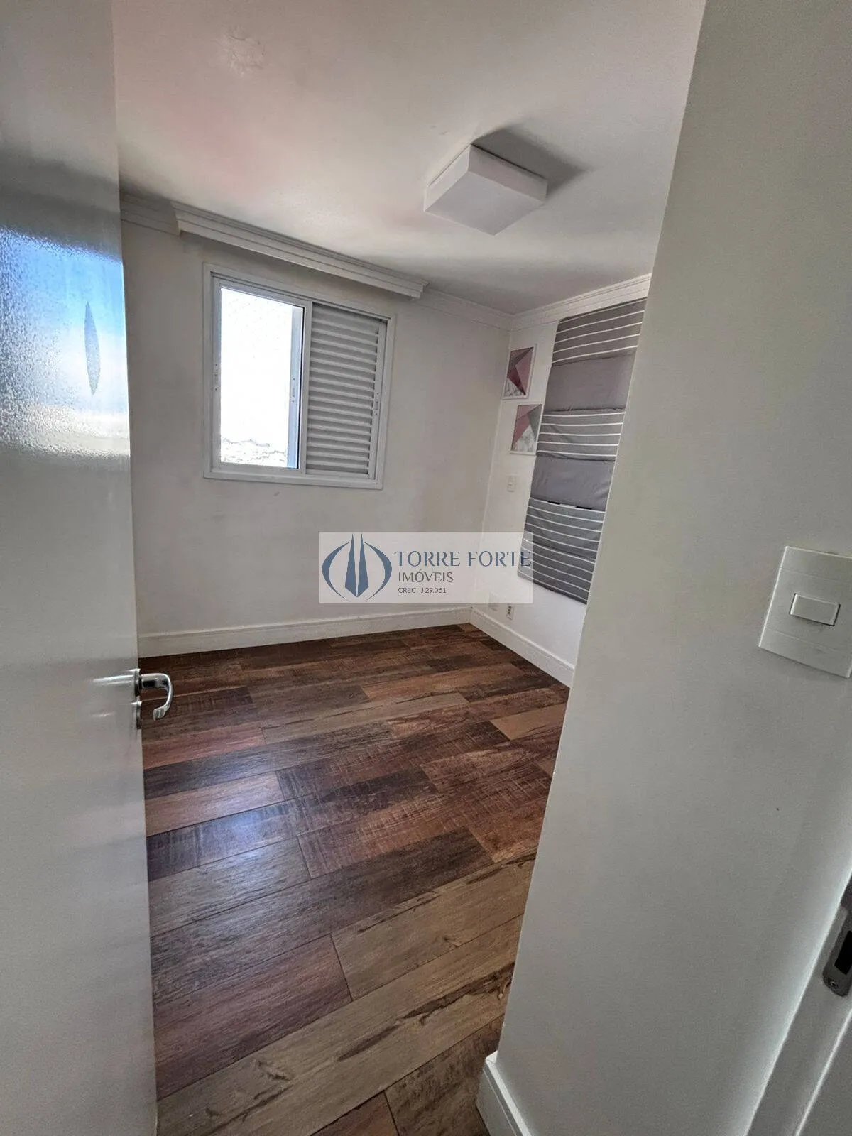 Imagem Excelente apartamento com 70 m² , 3 dormitórios, parcialmente mobiliado