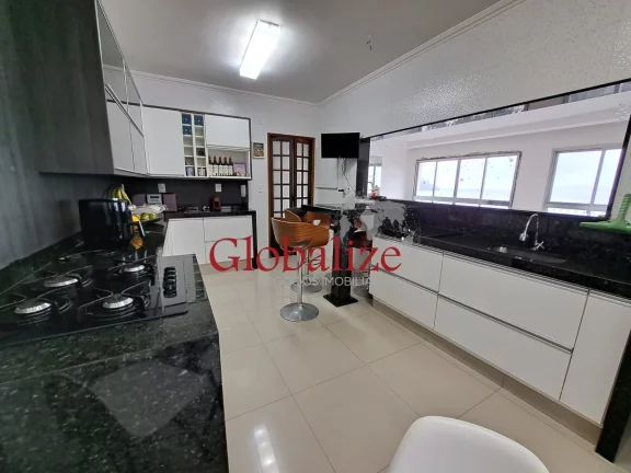 Imagem Apartamento à venda com 195m², 3 quartos, 1 suíte, closet, frente Mar por R$2.200,00 na Ponta da Praia em Santos